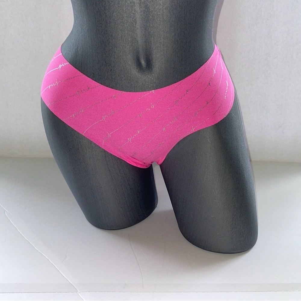 Victoria’s Secret Pink No Show Seamless Cheekster Panty Underwear. NWT